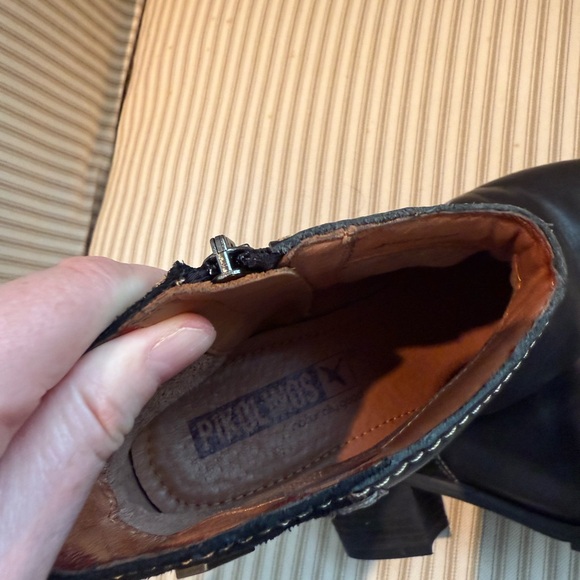 Pikolinos Black Leather Chelsea Boots - Picture 5 of 6